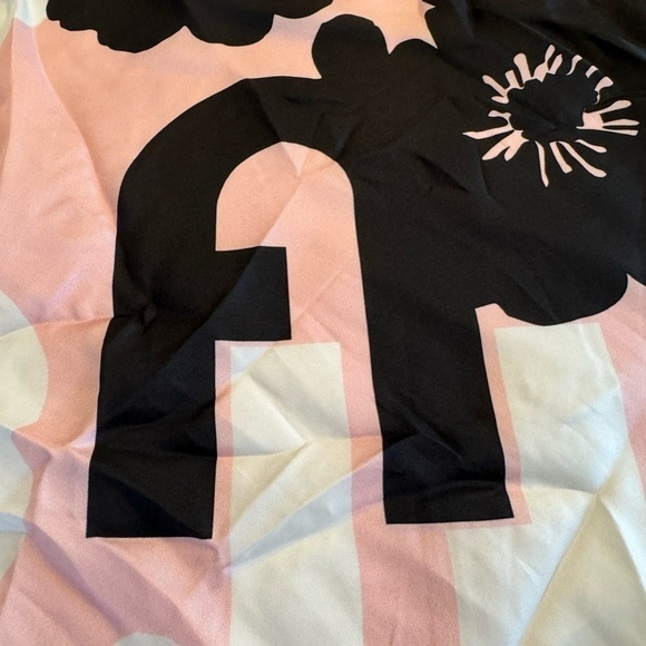 NWOT Furla Silk Made in Italy Printed Scarf Pink Black White Pattern - Picture 3 of 10